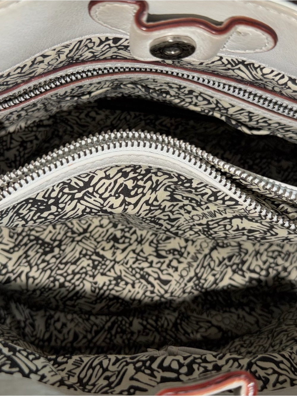 Rebecca Minkoff Cream Leather Shoulder Bag with Silver Chain Straps - Picture 8 of 8